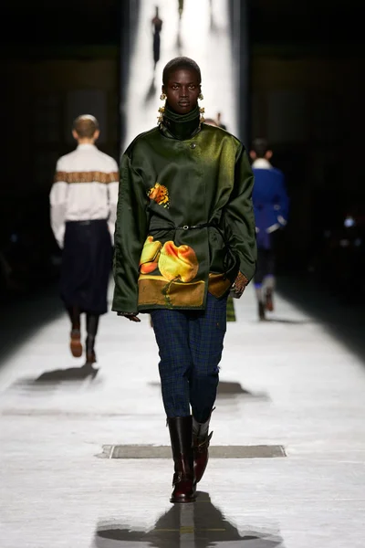Look 9